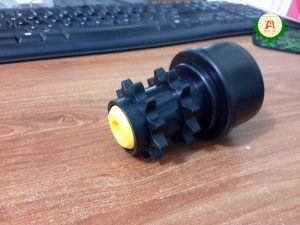 Cốc bi nhựa gắn nhông