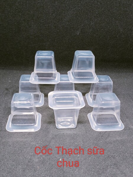 Cốc nhựa dùng 1 lần