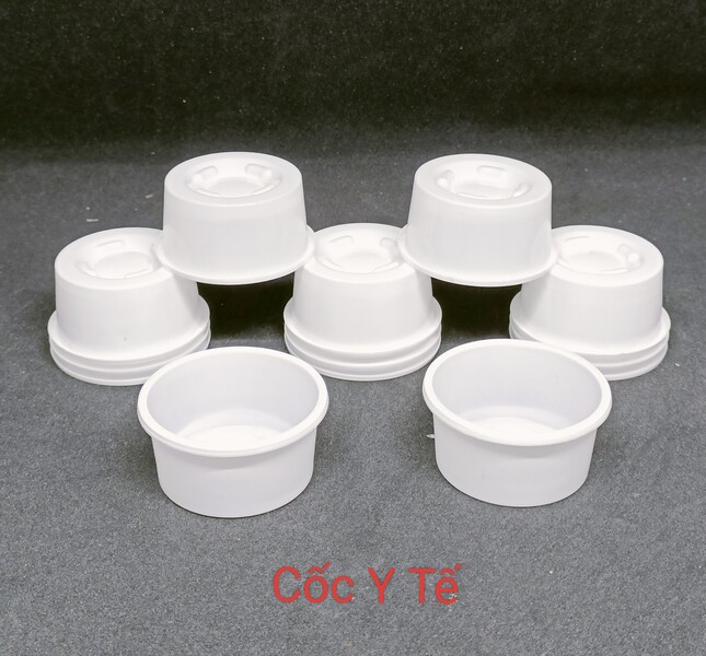 Cốc nhựa dùng 1 lần