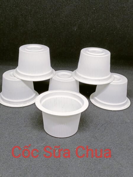 Cốc nhựa dùng 1 lần
