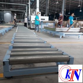 Băng tải con lăn tự do ngành gỗ