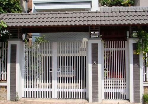 Cổng sắt nhà phố