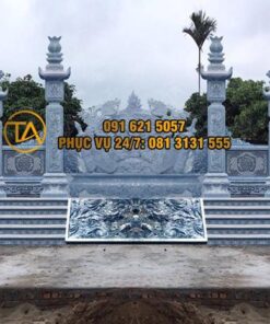 Cổng tam quan bằng đá