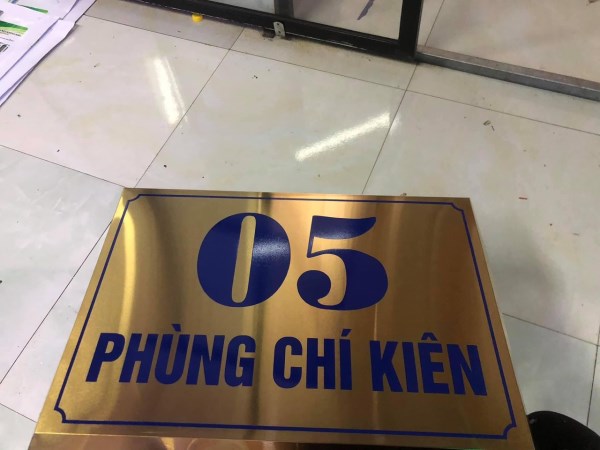 Bảng hiệu công ty, số nhà