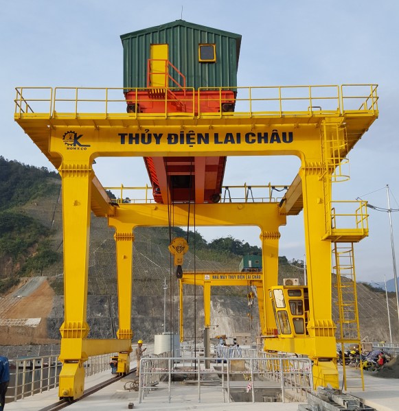 Cổng trục chân đế 2x45 T