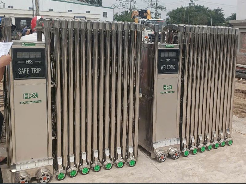 Cổng xếp inox