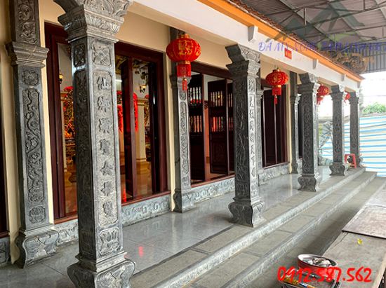 Cột đá