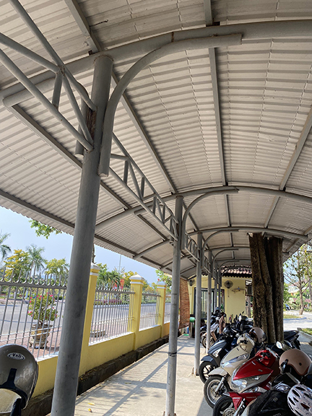Thi công mái vòm UBND huyện Quế Sơn
