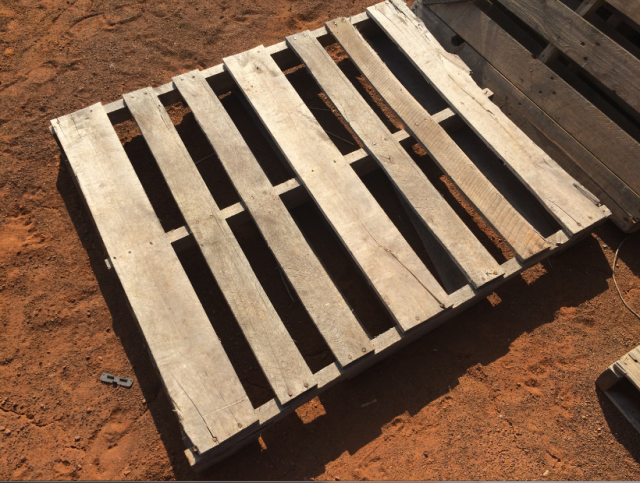 Pallet gỗ cũ