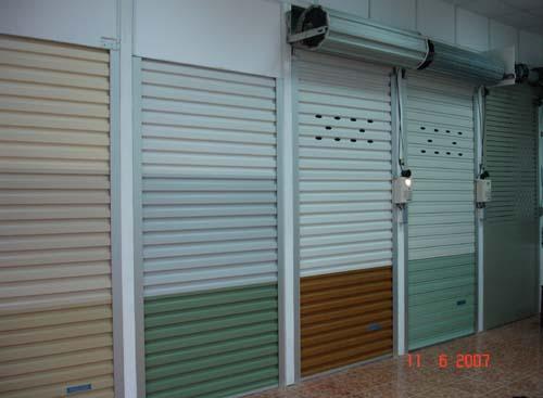 Cửa cuốn tấm liền úc