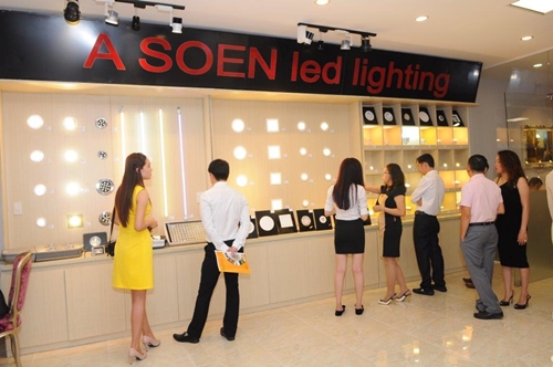 Cửa hàng trưng bày đèn LED