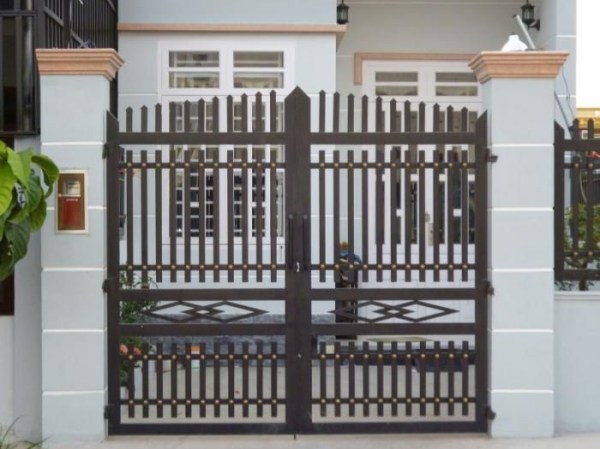 Cửa sắt