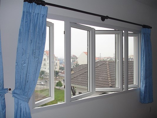 Cửa sổ mở quay lật