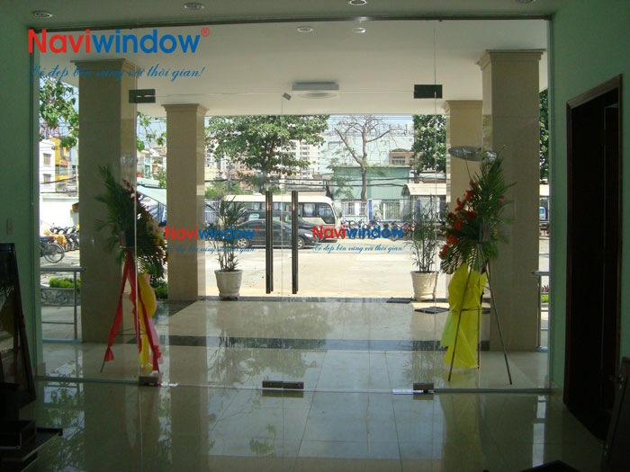 Cửa thủy lực
