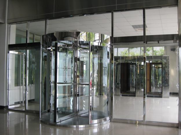 Cửa xoay
