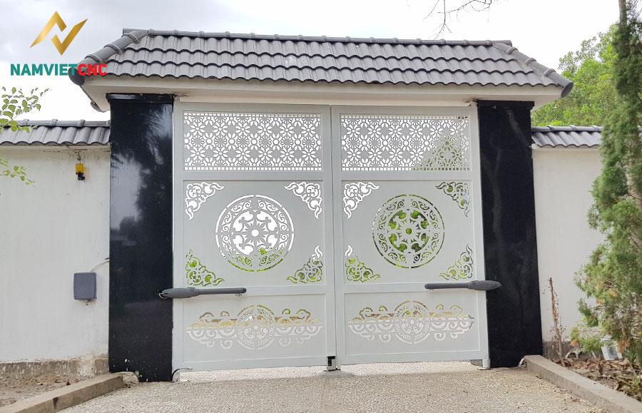Cửa cổng CNC