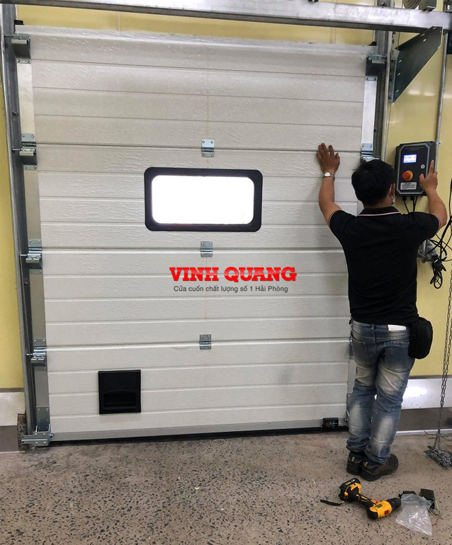 Cửa cuốn trượt trần Geman Window Overhead