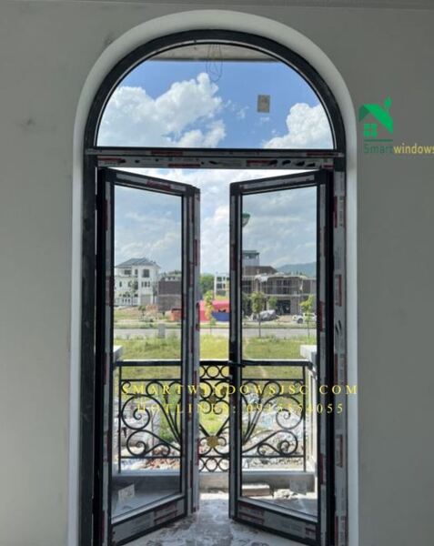 Cửa đi mở quay 2 cánh ra ban công nhôm Xingfa hệ 55