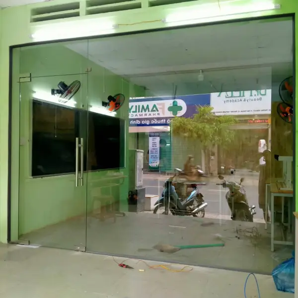 Cửa kính cường lực