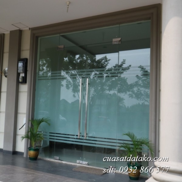 Cửa kính cường lực