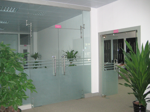 Cửa kính thủy lực