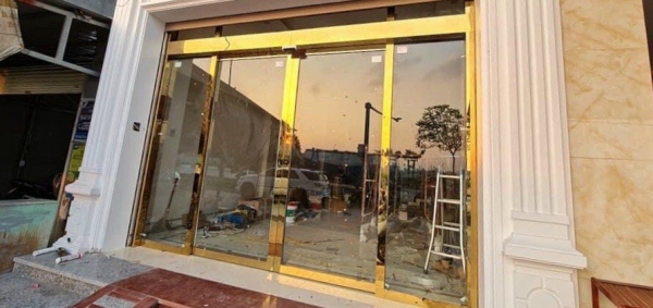 Cửa kính tự động