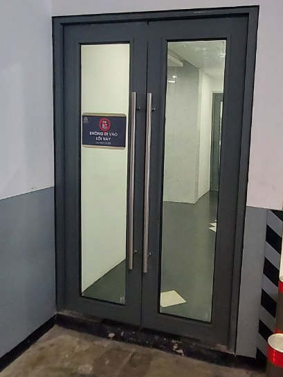 Cửa kính, vách kính chống cháy