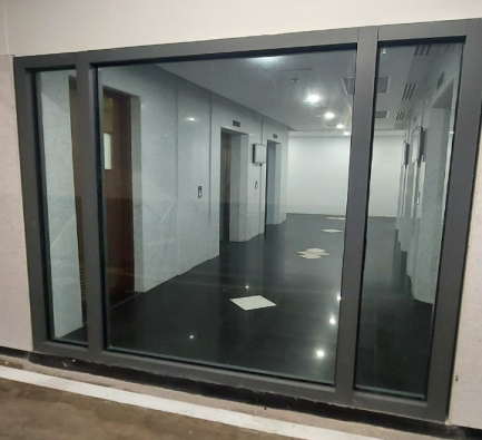 Cửa kính, vách kính chống cháy