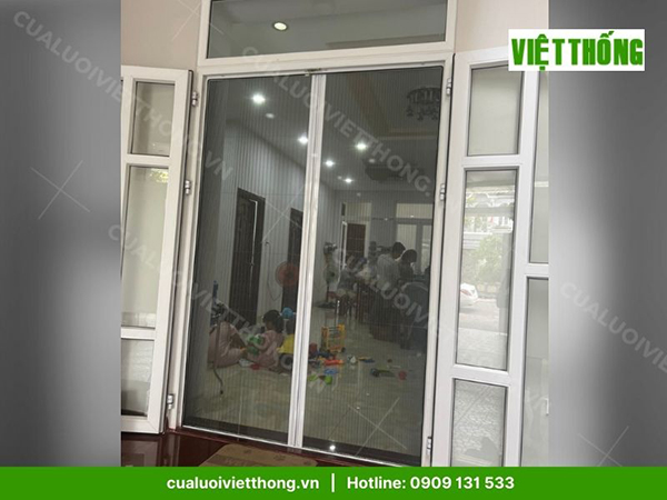 Cửa lưới chống muỗi dạng xếp màu trắng sứ