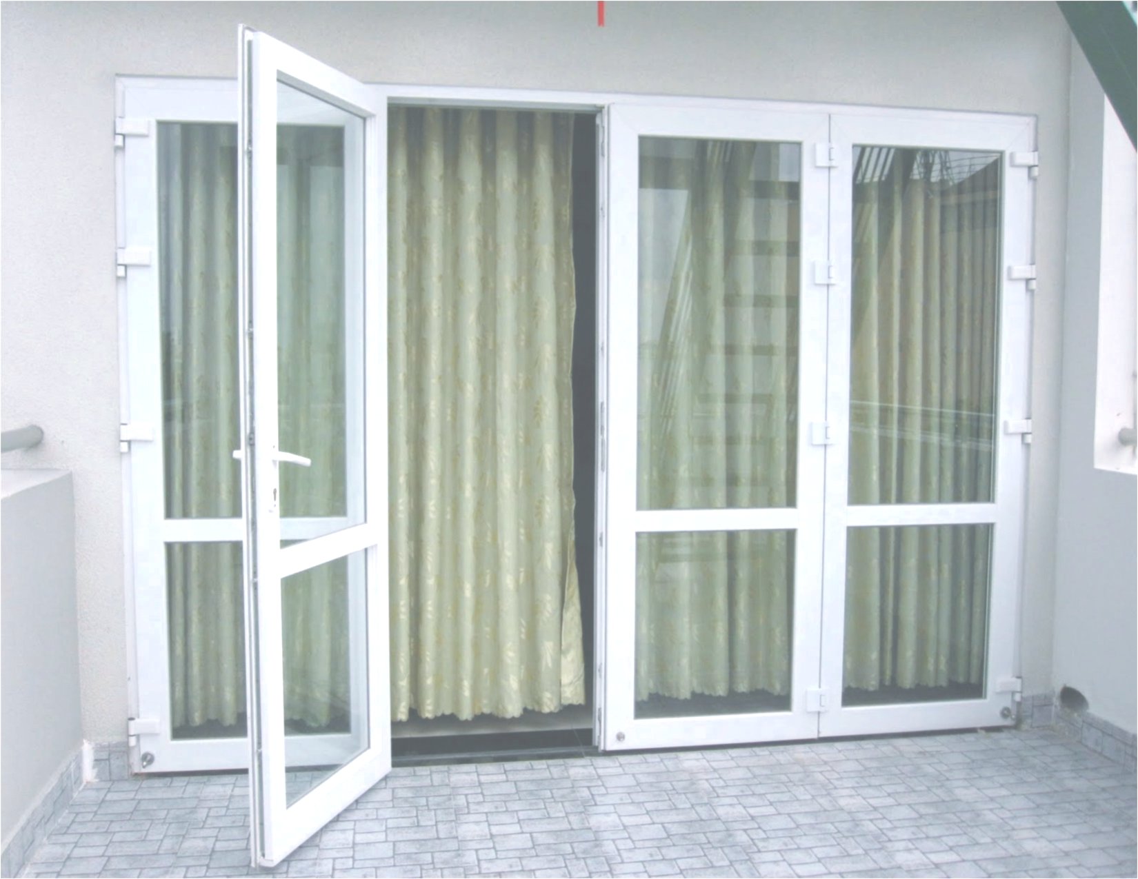 Cửa đi nhựa lõi thép