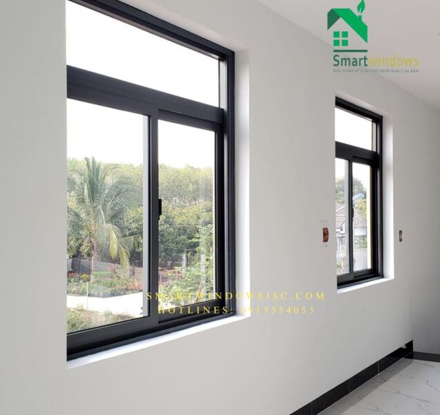Cửa sổ 2 cánh mở lùa nhôm Xingfa hệ 93 màu cafe liền fix