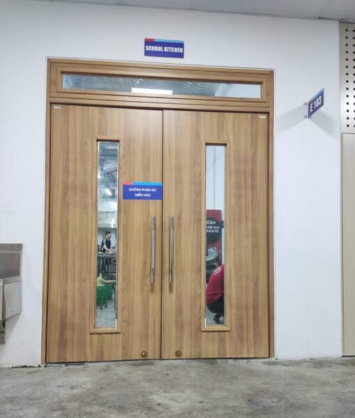 Cửa thép chống cháy mở 2 chiều 90 phút