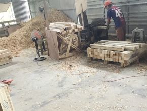Cưa xẻ gỗ