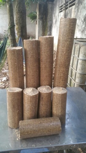 Củi mùn cưa