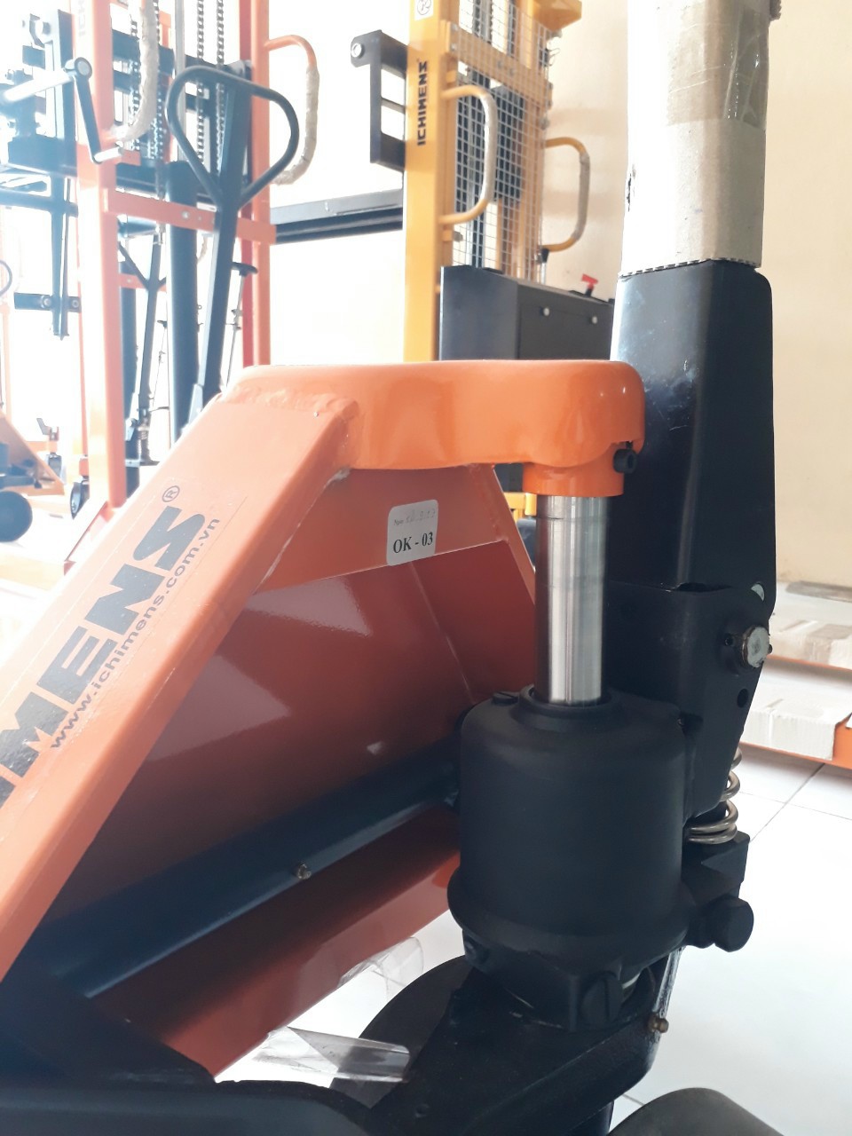 Cụm bơm xe nâng