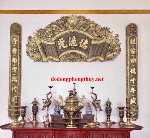 Cuộn thư câu đối bằng đồng