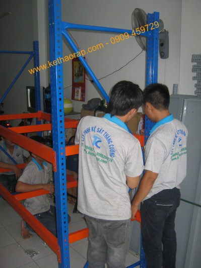 Kệ sắt trung tải