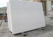 Đá trắng khổ lớn