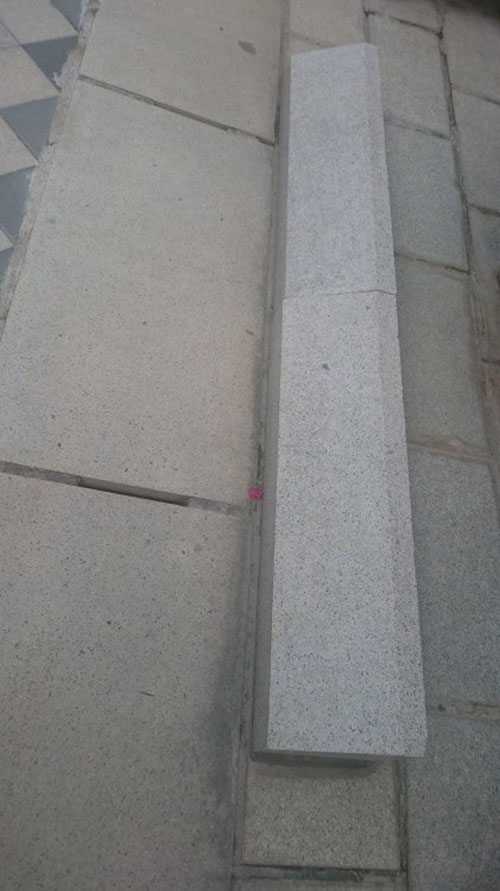Đá bó vỉa hè