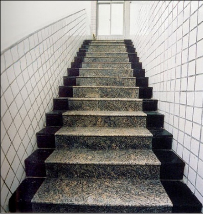 Đá ốp lát bậc cầu thang