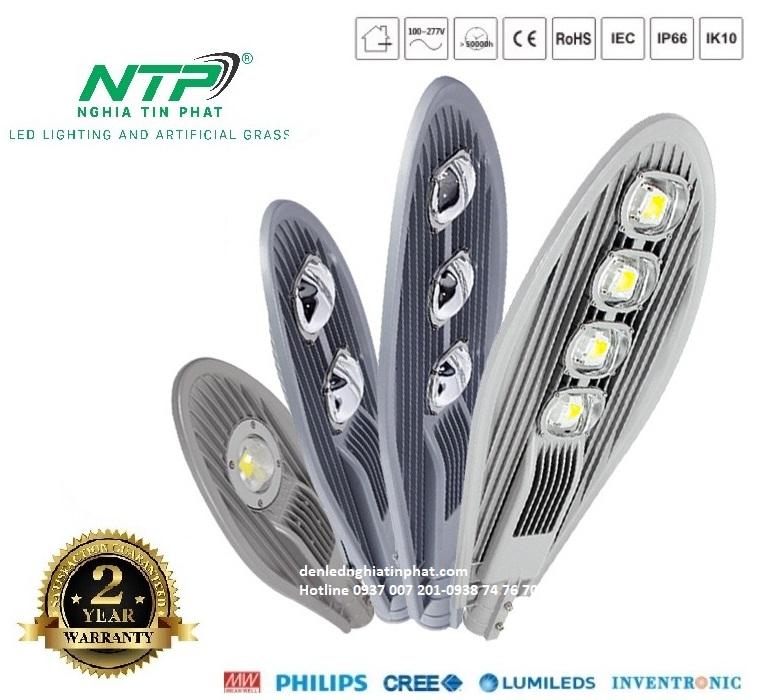 Đèn đường chiếc lá