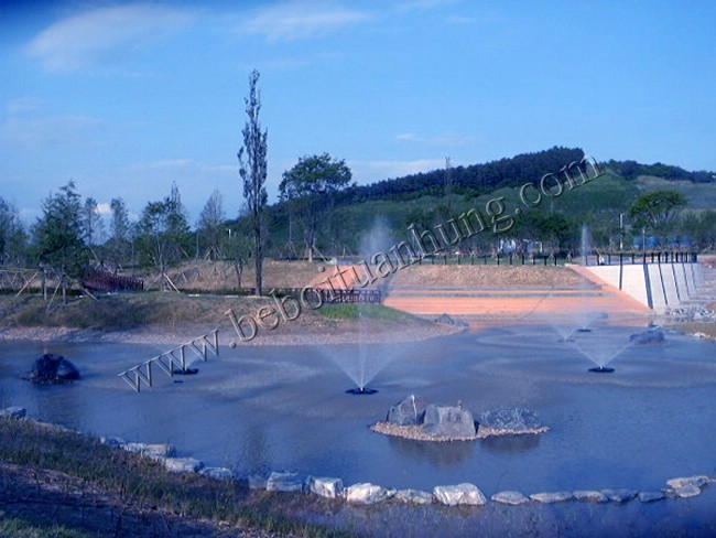 Đài phun trên hồ