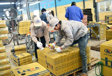 Dịch vụ dán tem, đóng gói hàng