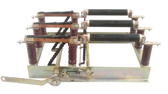 Dao cắt có tai 630A-24KV-3P liên động