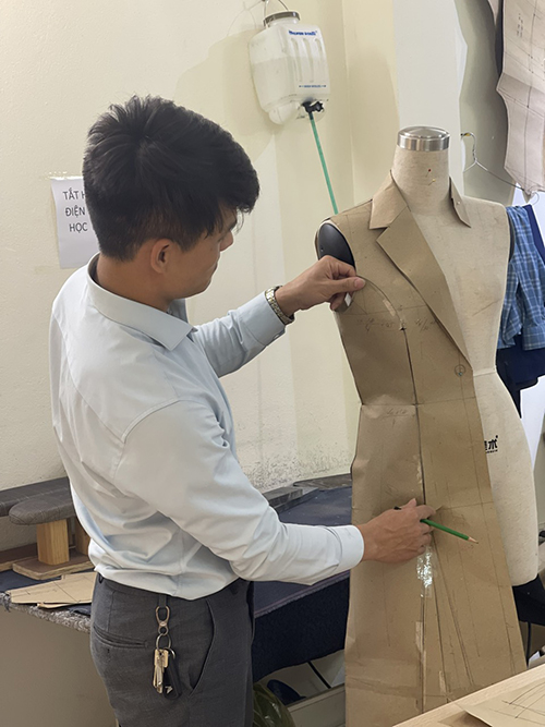 Đào tạo cắt may, thiết kế