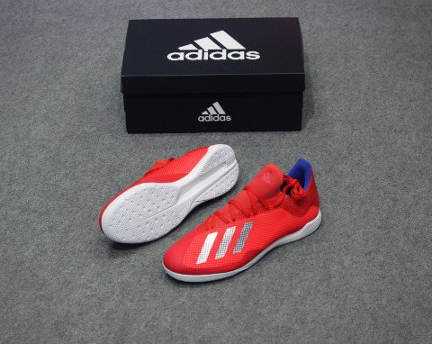 Giày Adidas futsal