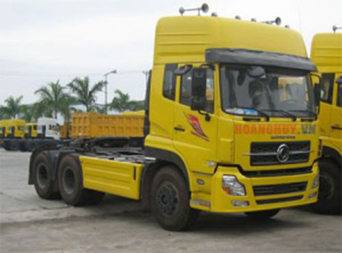 Xe tải Dongfeng đầu kéo cao