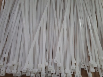 Dây rút nhựa