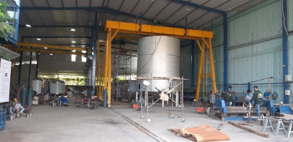 Bồn công nghiệp trung gian