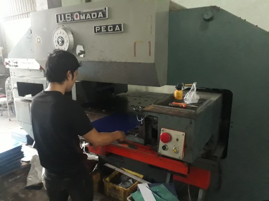 Đột gia công trên máy CNC